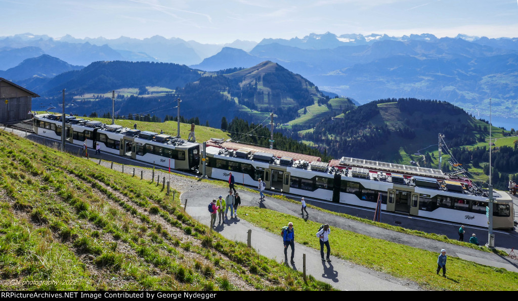 Trains 41 and 45 on top with great panorama view.